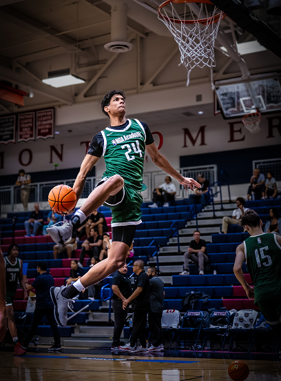 fotografía espectacular de un jugador de basquetbol
